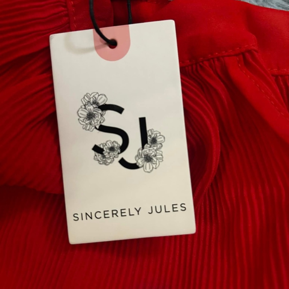 Red Ruffle dress - Picture 2 of 2